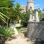 Rocca Giulia Nyaraló *