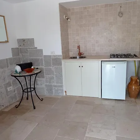 Rocca Giulia * 오스투니