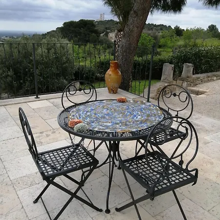 펜션 Rocca Giulia 오스투니