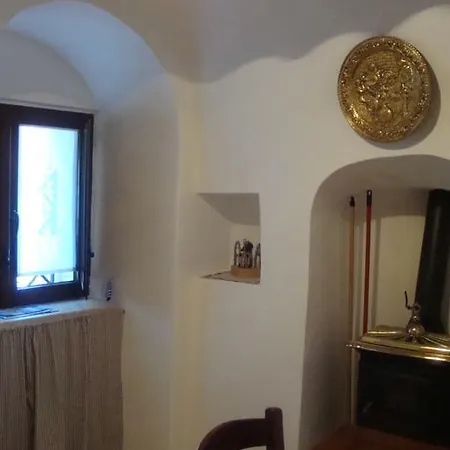 Rocca Giulia 펜션 오스투니