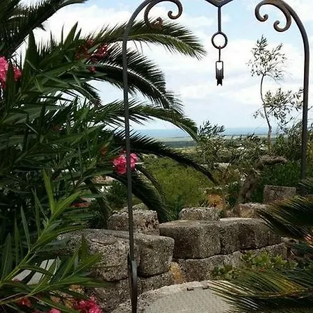 Rocca Giulia * 奥斯图尼