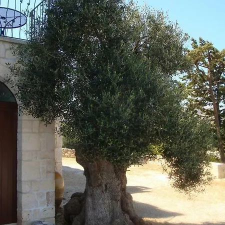 펜션 Rocca Giulia 오스투니