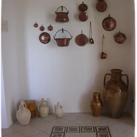 Rocca Giulia 펜션 오스투니